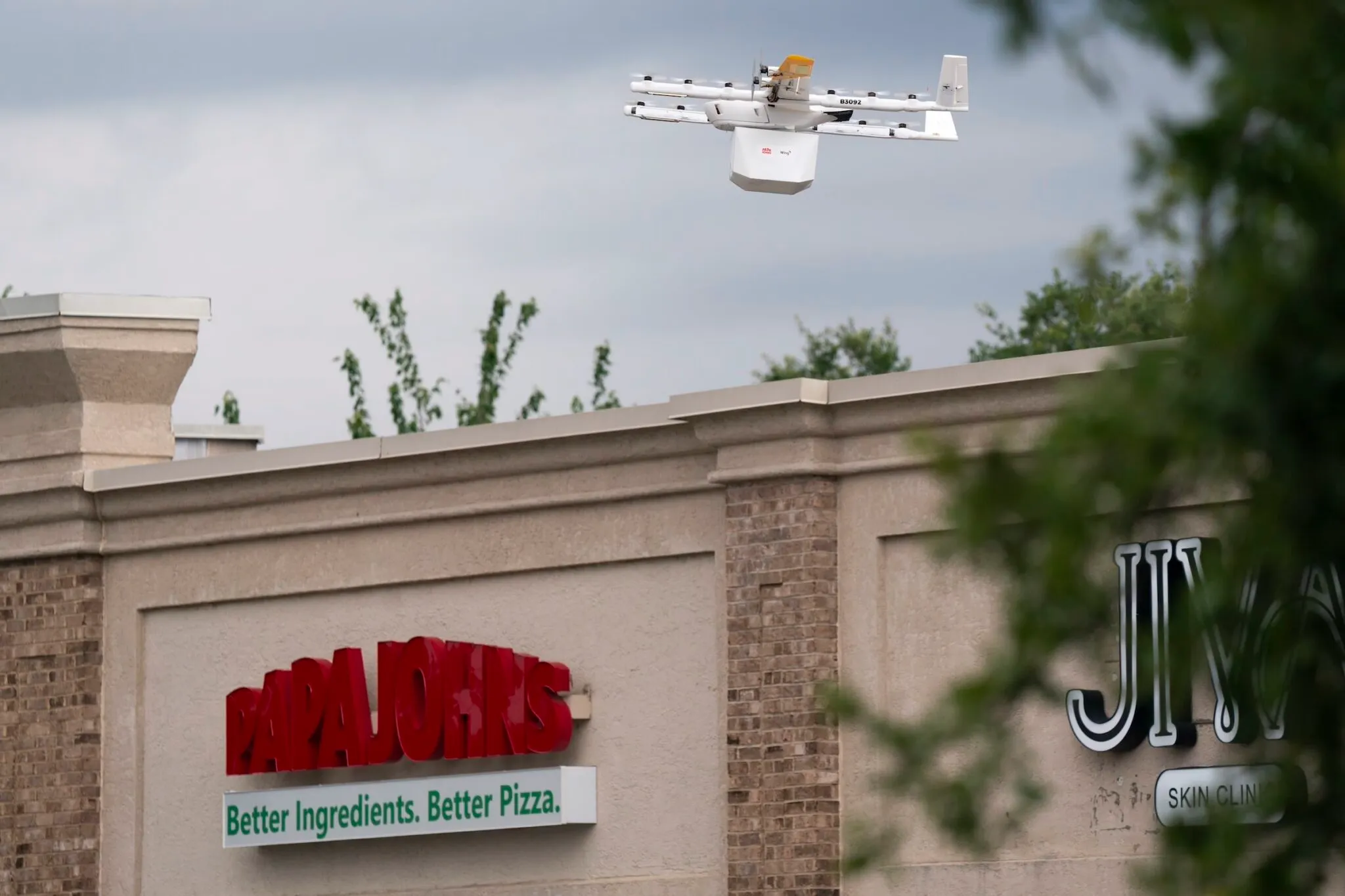 피자 배달을 넘어선 자율 물류 – AI Agents and Drones Build the Next Commerce Infrastructure